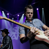 Concert photo Chase Bryant 8995